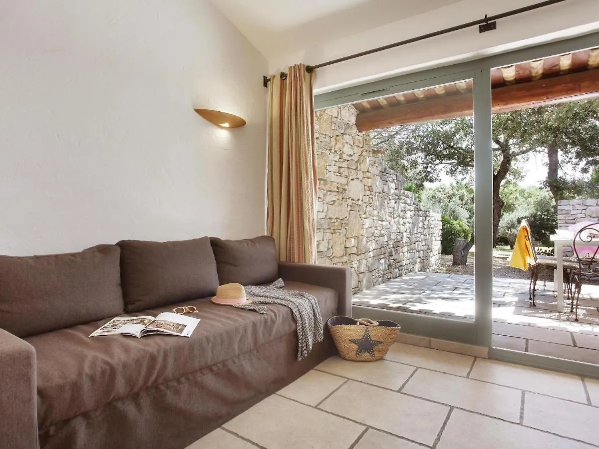 Neat Holiday Home With Ac, 3 Km From The Center Of Gordes