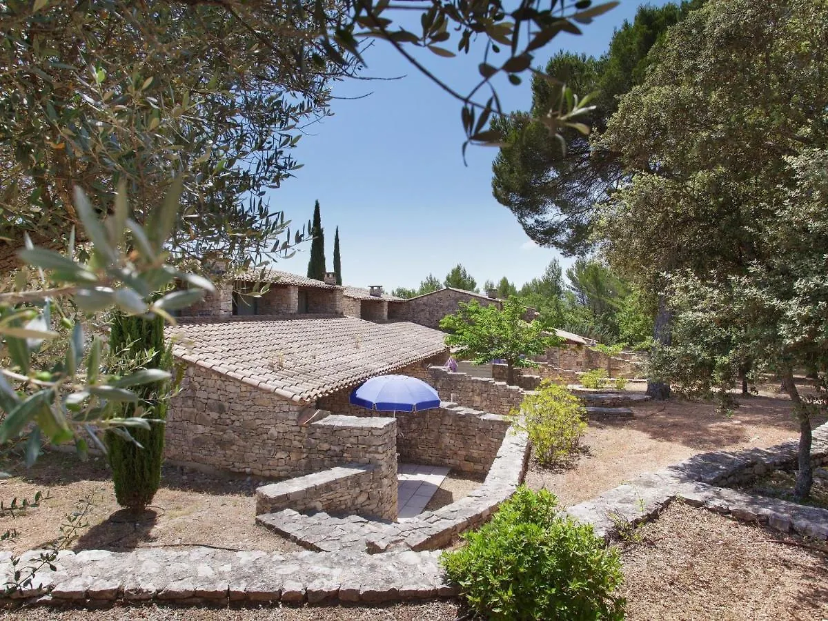 Neat Holiday Home With Ac, 3 Km From The Center Of Gordes Frankrig
