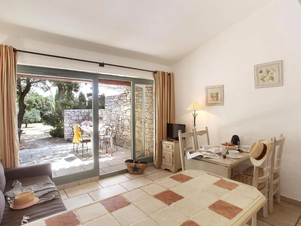 Neat Holiday Home With Ac, 3 Km From The Center Of Gordes 0*,